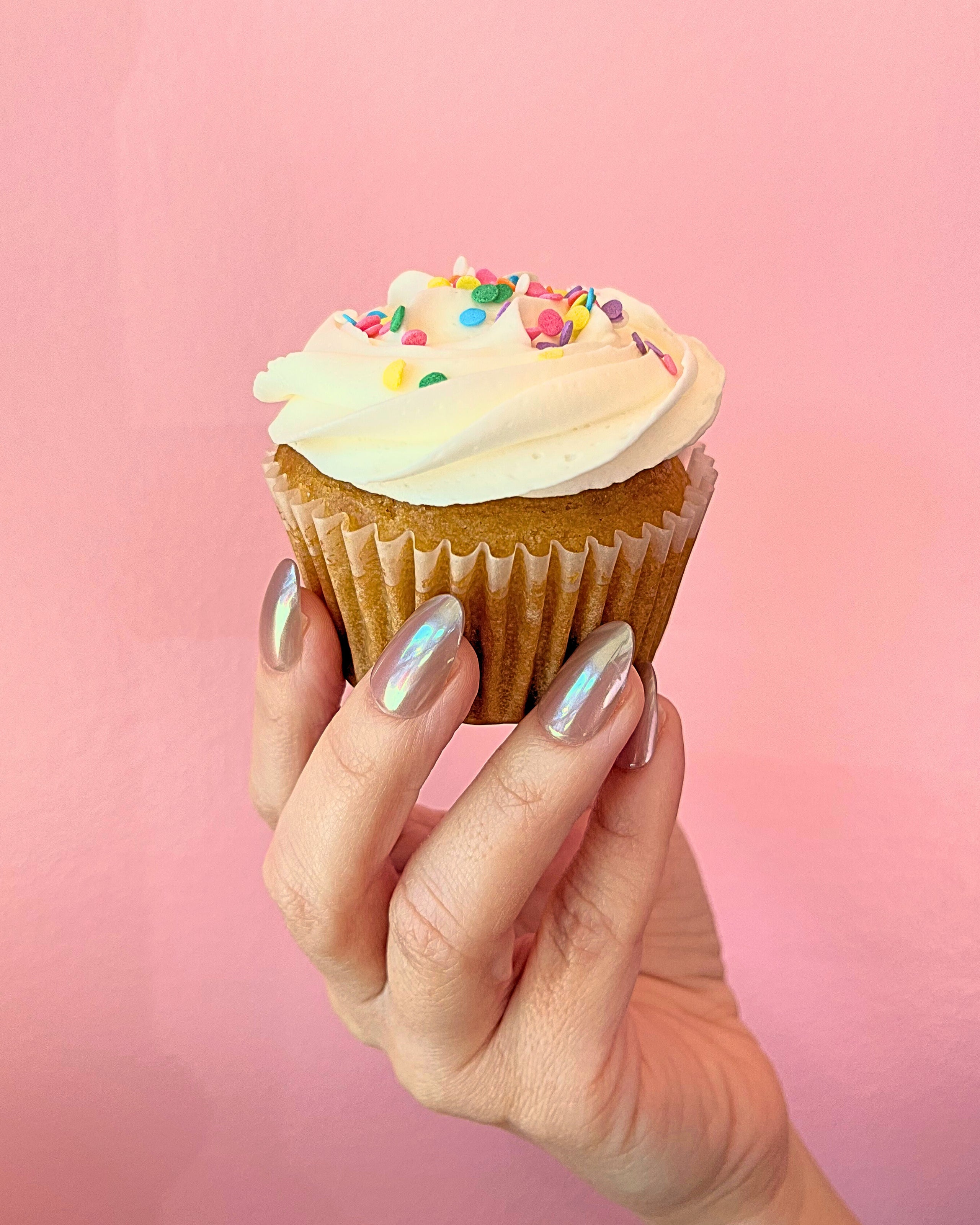 Classic Vanilla Cupcakes Reverie Bakeshop classic-vanilla-cupcakes-reverie-bakeshop